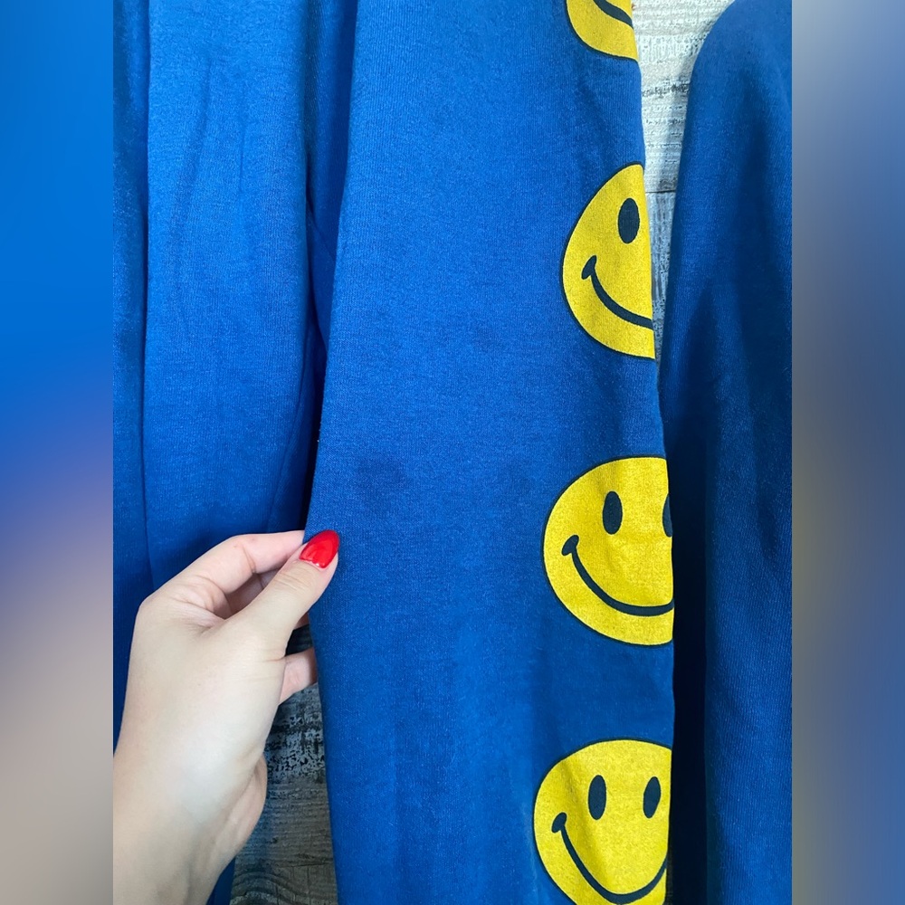 Aviator Nation Blue Smiley Face Cropped Sweatshirt & Joggers Set - Picture 2 of 9